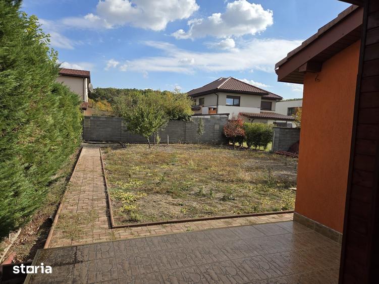 Casă cu 4 camere cu Teren 600 Mp în Dumbrăvița