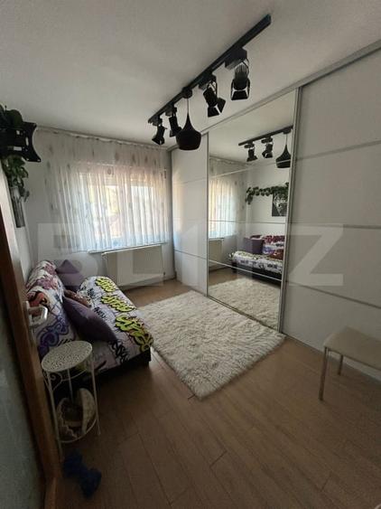 Apartament cu 4 camere decomandat, mobilat în Central