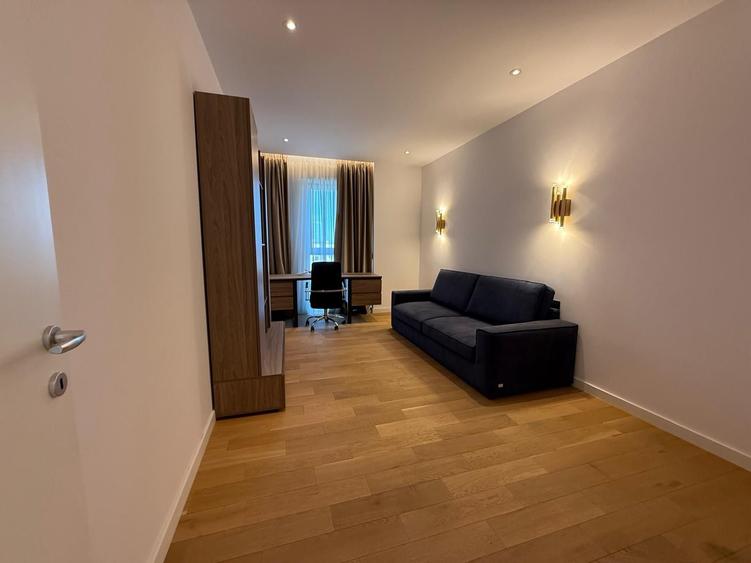 Apartament cu 4 camere semidecomandat, mobilat în Herăstrău