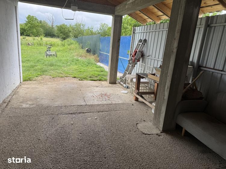 Casă cu 6 camere cu Teren 1500 Mp în Girov
