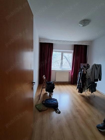 Apartament cu 3 camere decomandat în Tomești