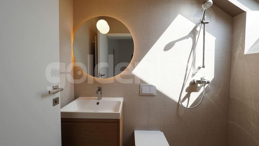 Casă individuală cu 7 camere cu Piscina în Iancu Nicolae