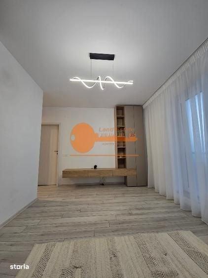 Apartament cu 2 camere decomandat în Uverturii