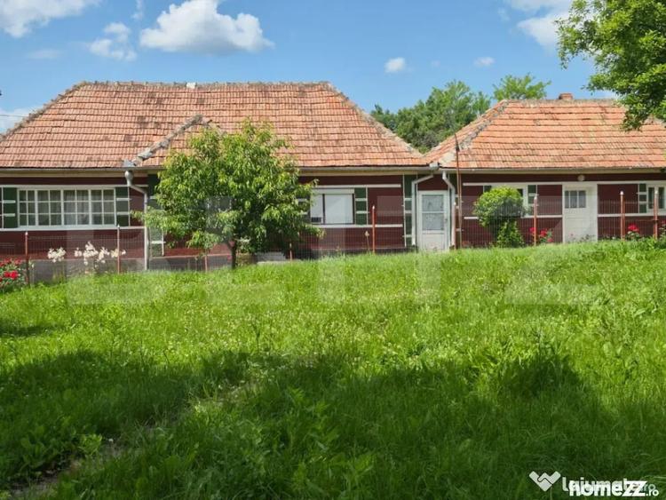 Casă cu 4 camere cu Teren 5450 Mp în Central