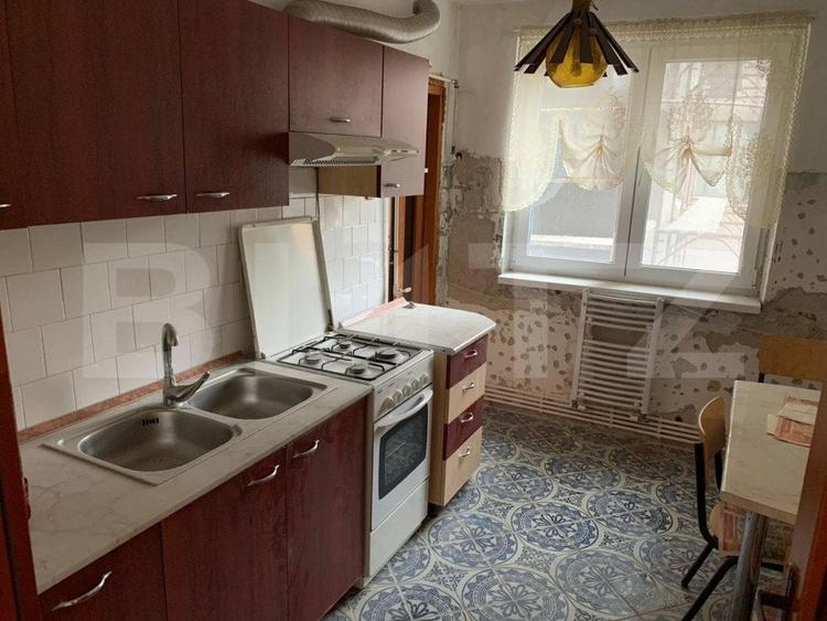 Apartament cu 4 camere decomandat, mobilat în Cetate