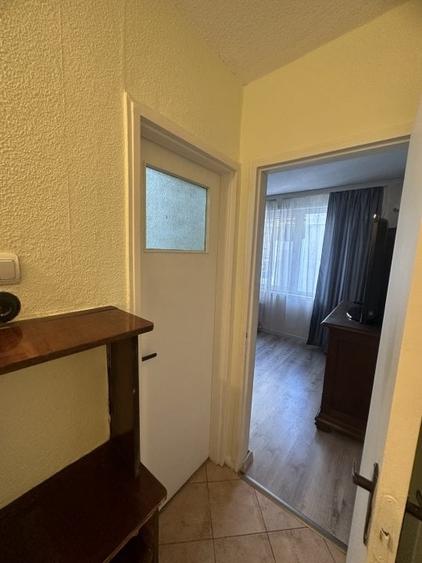 Apartament cu 2 camere semidecomandat, mobilat în Calea Victoriei