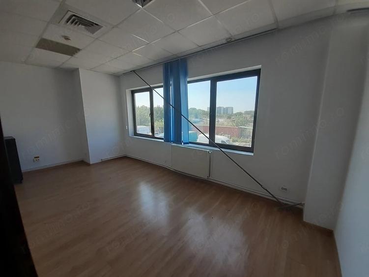 Spațiu comercial, de 583 mp, în Titan