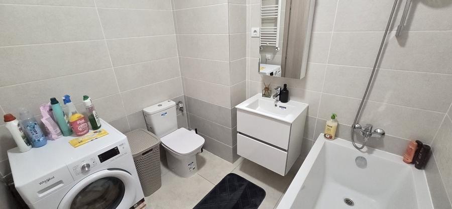 Apartament cu 2 camere decomandat în Giulești