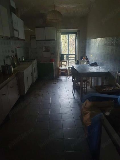 Casă cu 2 camere cu Teren 15000 Mp în Iecea Mare