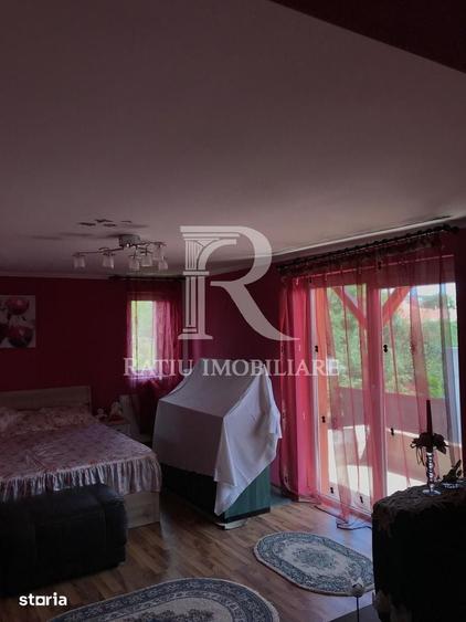 Casă cu 5 camere cu Teren 500 Mp în Oncea