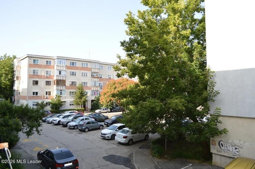 Apartament cu 3 camere decomandat, mobilat în Popa Șapcă