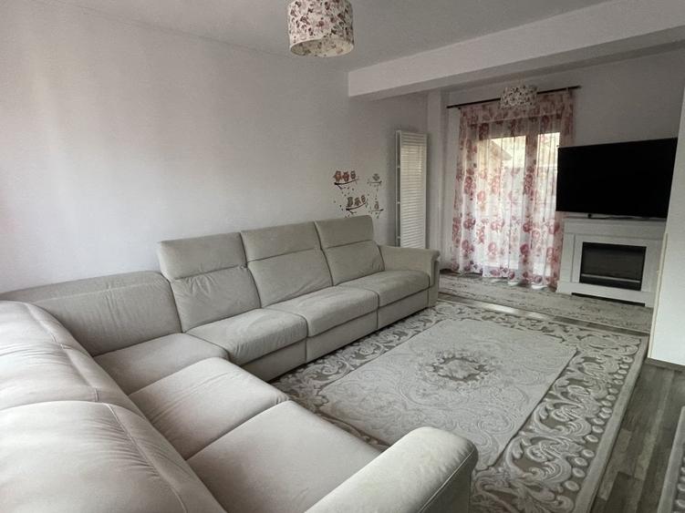 Casă cu 4 camere cu Teren 50 Mp în Central