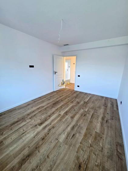 Casă cu 4 camere cu Teren 400 Mp în Exterior Vest