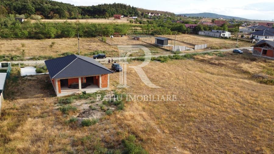 Casă individuală cu 4 camere cu Canalizare în Alparea