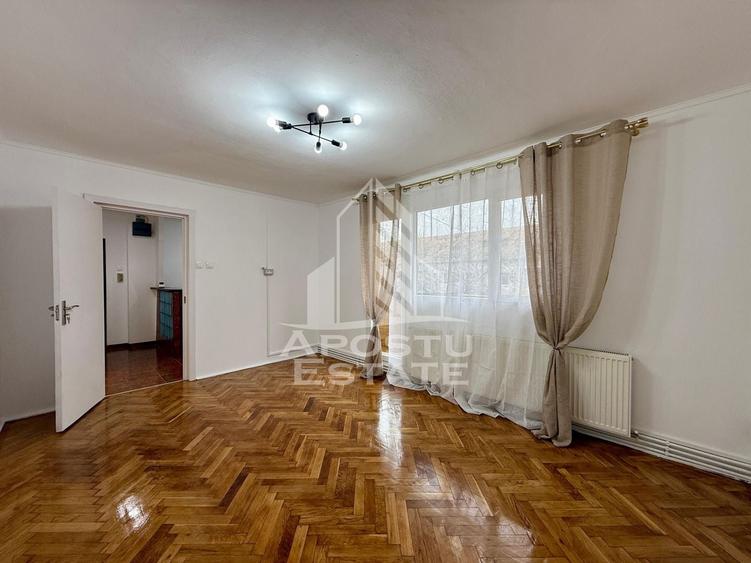 Apartament cu 3 camere decomandat în Circumvalațiunii