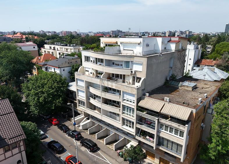 Birou, de 1,800 mp, în Aviatorilor