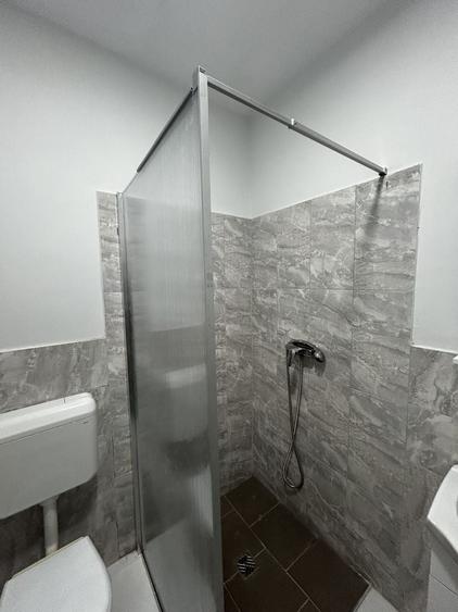 Casă individuală cu 3 camere cu Canalizare în Central