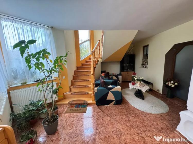 Casă cu 5 camere cu Teren 1310 Mp în Central