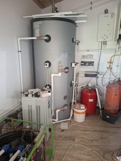 Casă individuală cu 7 camere cu Teren 1045 Mp în Central