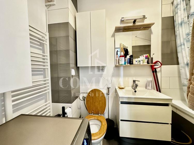 Apartament cu 3 camere semidecomandat, mobilat în Florești