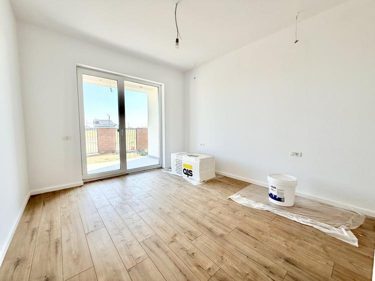 Apartament cu 2 camere semidecomandat în Moșnița Nouă