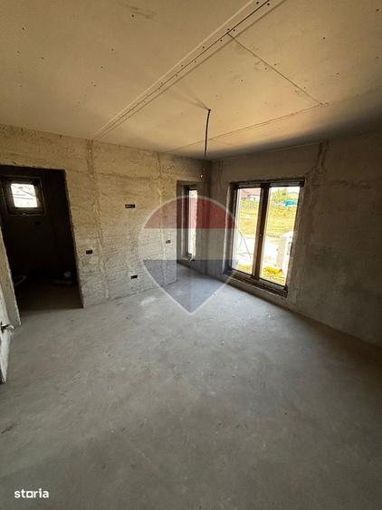 Casă cu 4 camere în Șard