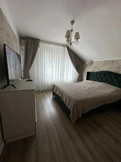 Duplex cu 4 camere cu Canalizare în Florești