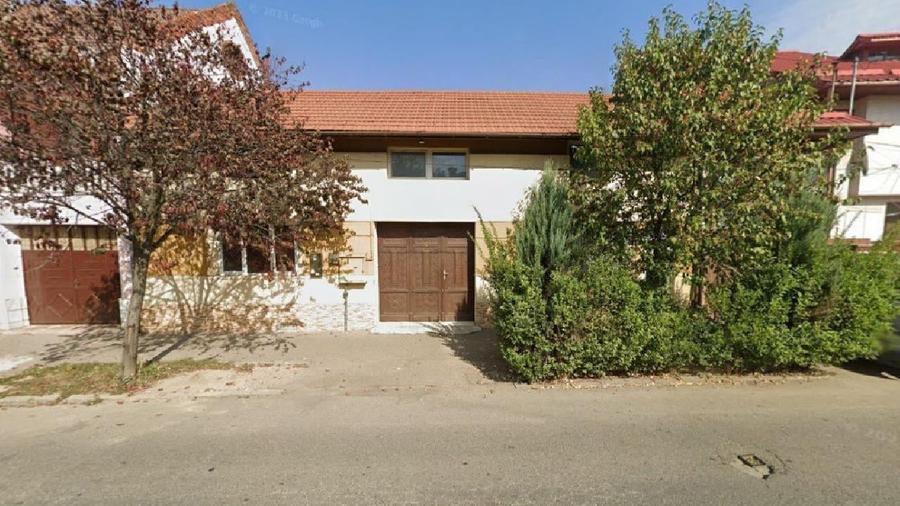 Casă individuală cu 4 camere cu Teren 667 Mp în Central