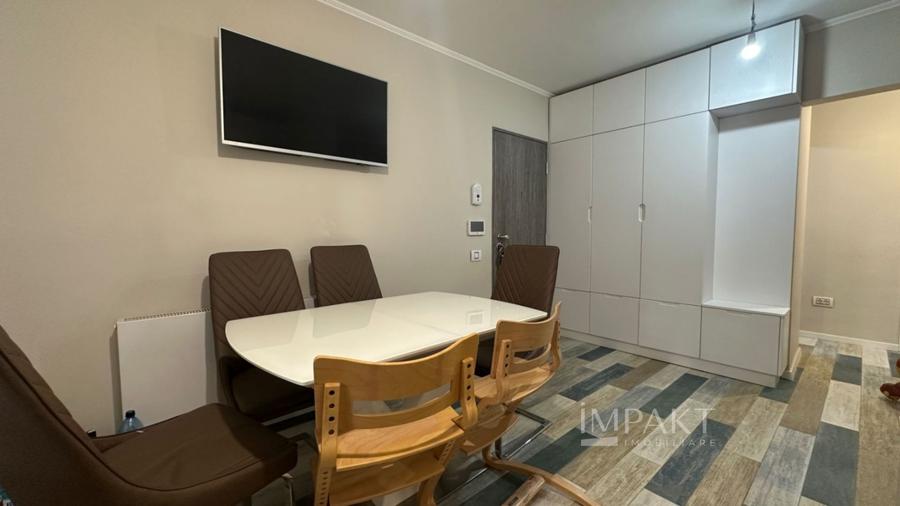Apartament cu 3 camere semidecomandat, mobilat în Semicentral
