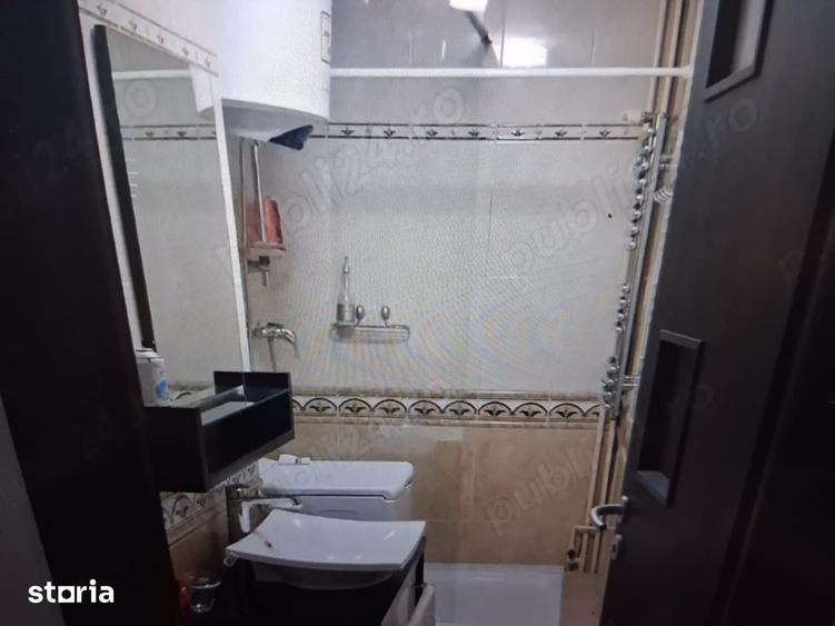 Garsonieră decomandată în Tei