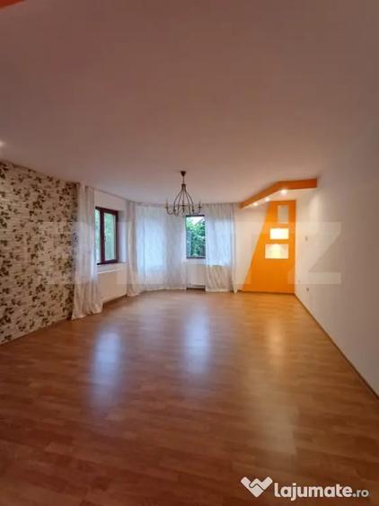 Casă cu 5 camere cu Teren 600 Mp în Central