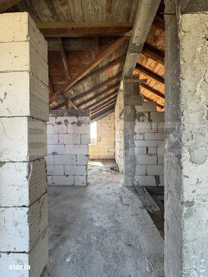 Casă cu 4 camere cu Teren 420 Mp în Cernele