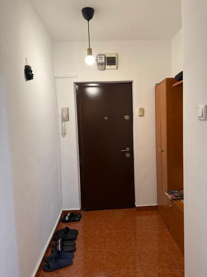 Apartament cu 3 camere decomandat în Drumul Taberei