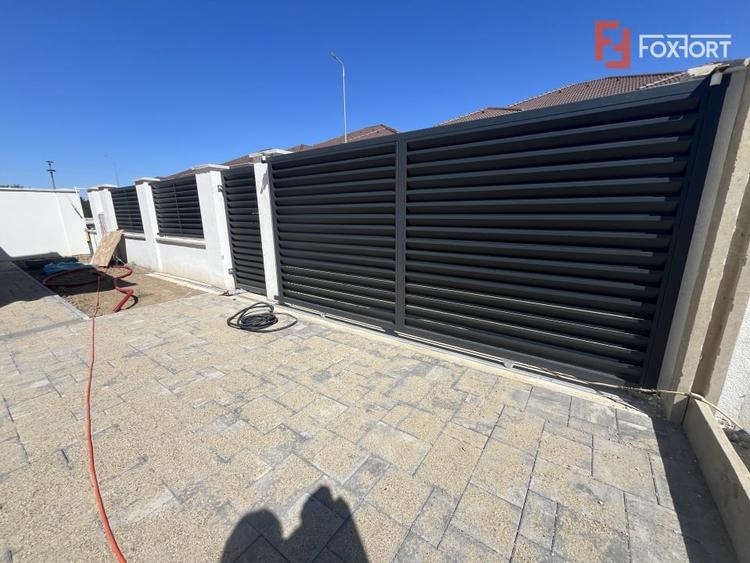 Duplex cu 4 camere cu Canalizare în Moșnița Nouă