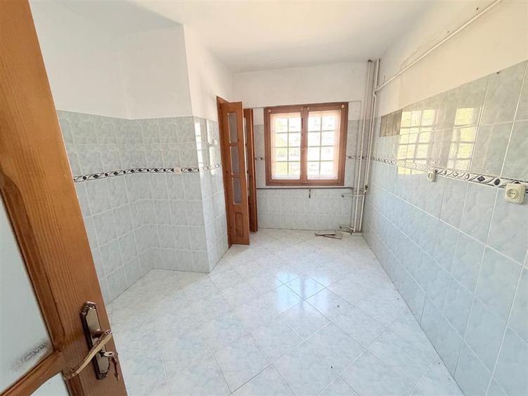 Apartament cu 3 camere decomandat în Brăilei
