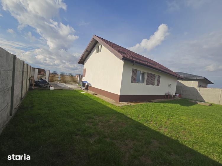 Casă cu 3 camere cu Teren 350 Mp în Berceni