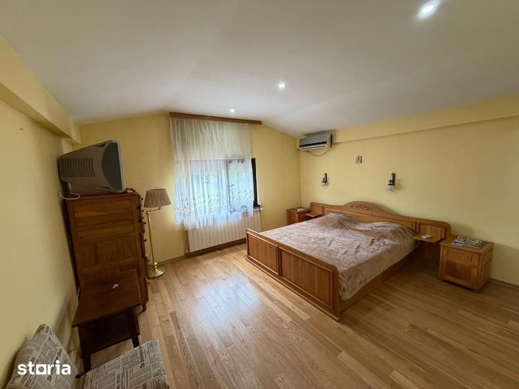 Casă cu 7 camere cu Teren 333 Mp în Tomis II