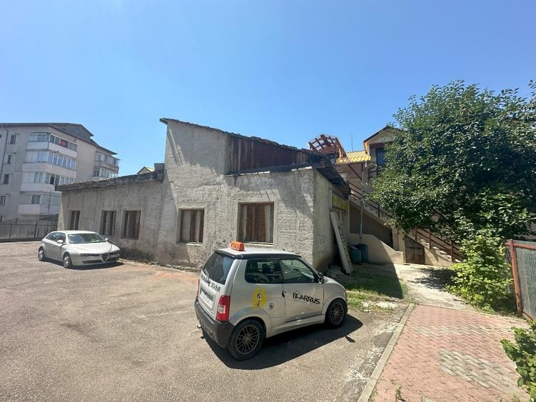 Casă individuală cu 5 camere cu Canalizare în Mărăței