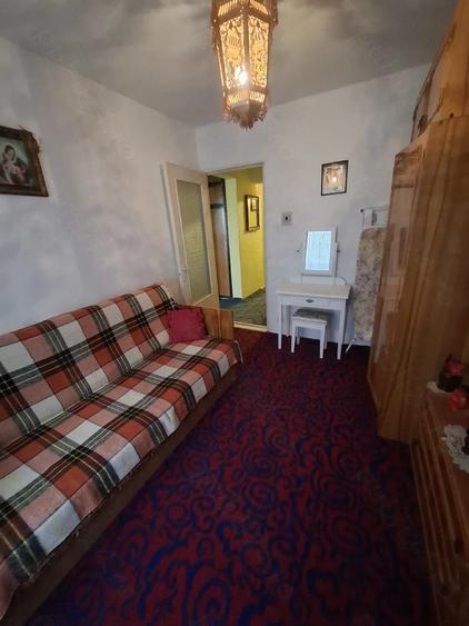 Apartament cu 3 camere decomandat în Govândari