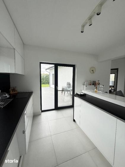 Casă cu 2 camere cu Teren 498 Mp în Cetate