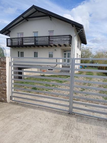 Casă cu 4 camere în Cioarga