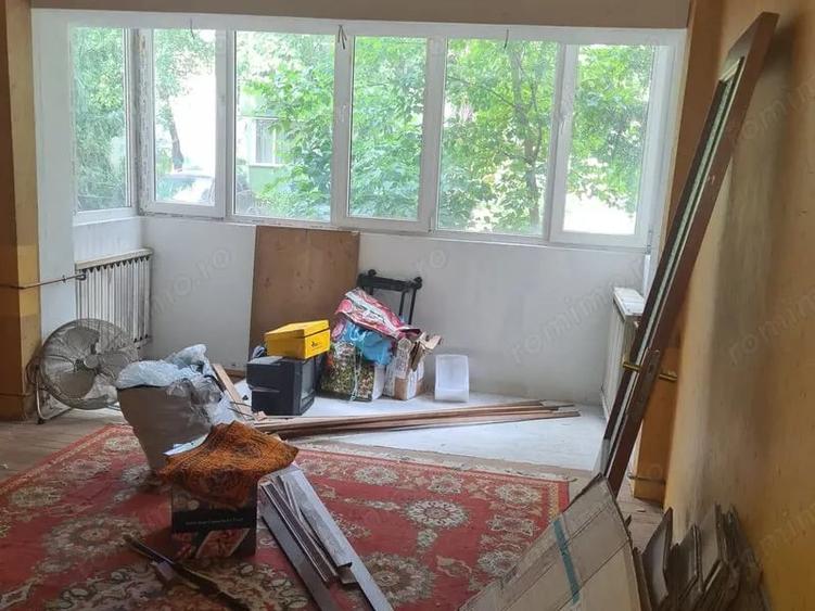 Apartament cu 4 camere decomandat în Pipera
