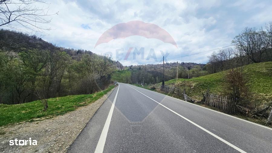 Teren de 2910 mp, în Hangu