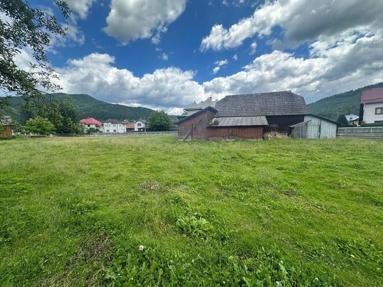 Casă cu 4 camere în Vama
