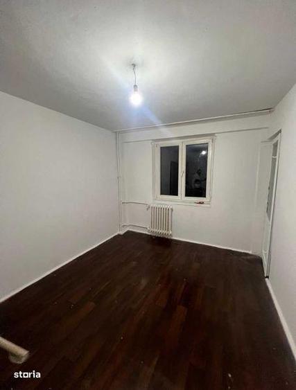 Apartament cu 3 camere în Alexandriei