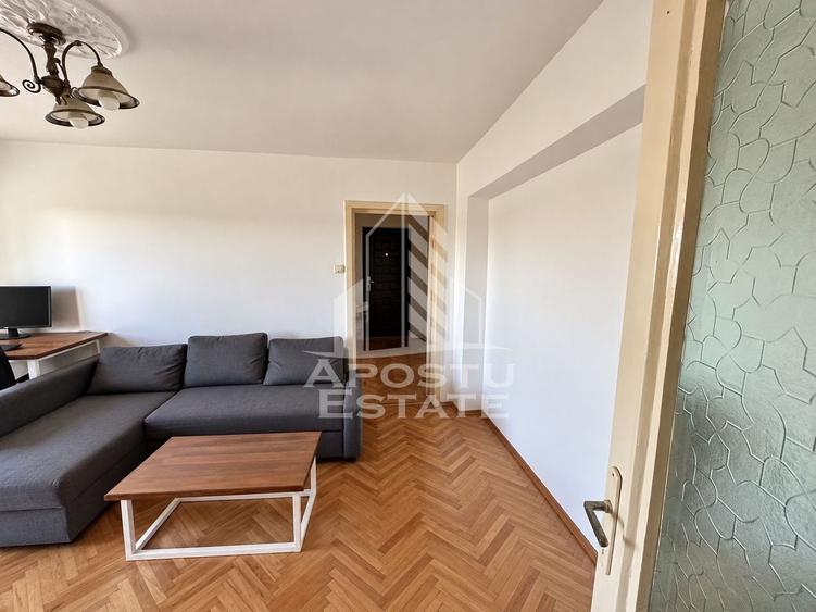 Apartament cu 2 camere semidecomandat, mobilat în Girocului