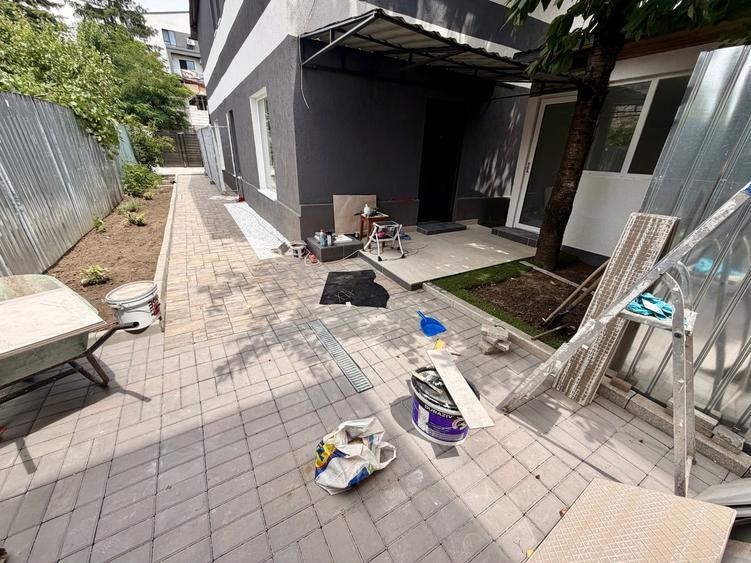Duplex cu 3 camere cu Canalizare în Apărătorii Patriei