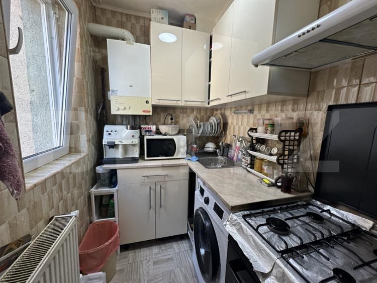 Apartament cu 3 camere semidecomandat în Central
