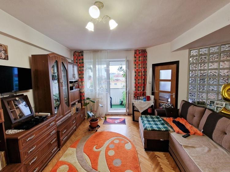 Apartament cu 2 camere decomandat în Zorilor