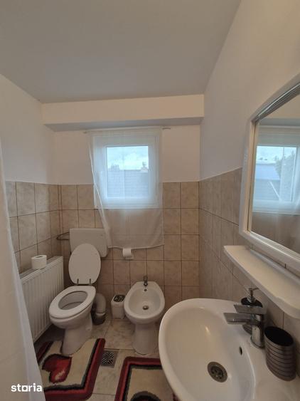 Casă cu 10 camere cu Teren 1000 Mp în Arbore